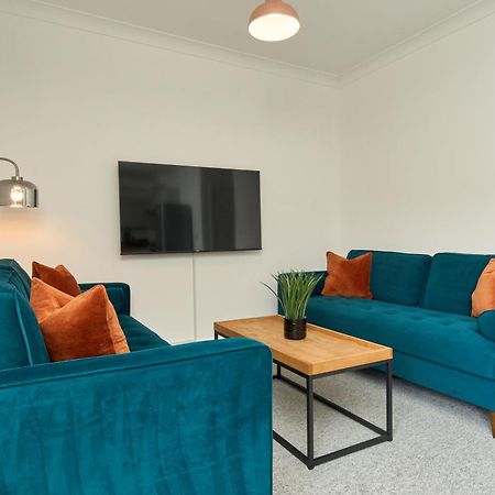 Beautiful 3 Bed Apartment In Bonchurch - Nr Ventnor - Large Outside Terrace & Parking - Dog Friendly - The Perfect Choice For Couples, Friends, Families - 5 Mins To Beach Eksteriør billede