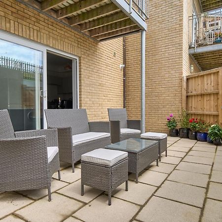 Beautiful 3 Bed Apartment In Bonchurch - Nr Ventnor - Large Outside Terrace & Parking - Dog Friendly - The Perfect Choice For Couples, Friends, Families - 5 Mins To Beach Eksteriør billede