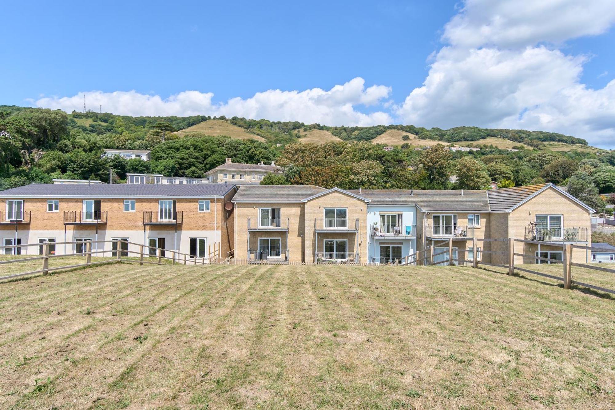 Beautiful 3 Bed Apartment In Bonchurch - Nr Ventnor - Large Outside Terrace & Parking - Dog Friendly - The Perfect Choice For Couples, Friends, Families - 5 Mins To Beach Eksteriør billede
